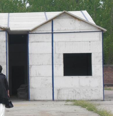  輕質(zhì)復(fù)合夾心隔墻板報價